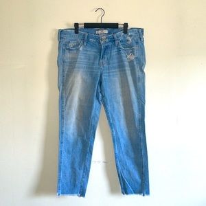 Hollister | Semi Cropped Distressed Girlfriend Jeans